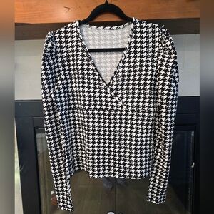 Black and White Houndstooth Women's Top
